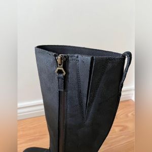 Timberland long winter boots for women
Size 7 / Black